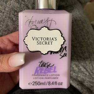 🦄Victoria’s Secret Tease Rebel Lotion